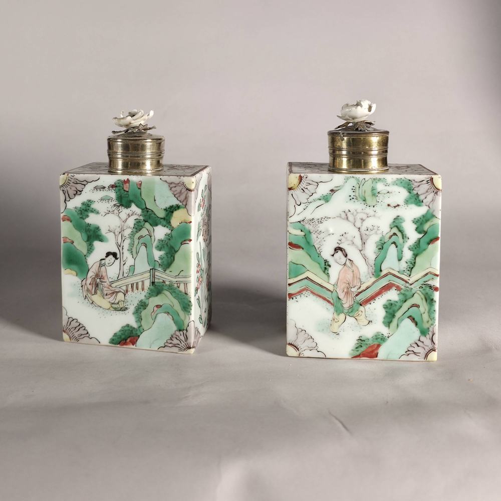 W663 Pair of Chinese famille verte tea caddies, Kangxi (1662-1722)