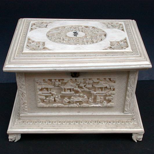 A2506 Carved ivory casket with hinged cover mid 19th century