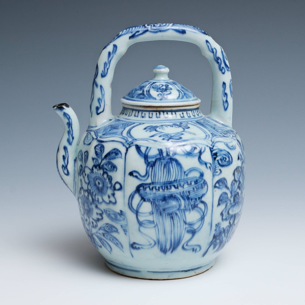 AA11 Chinese blue and white Kraak wine pot and cover, Wanli (1573-1619)
