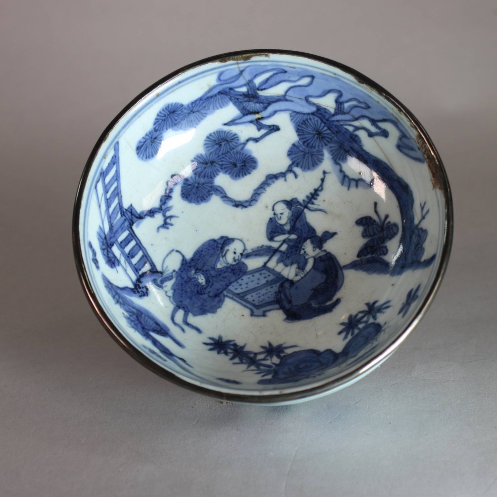 AA27 Rare Ming 16th century warming bowl, painted in a good underglaze cobalt-blue with scholars playing Go