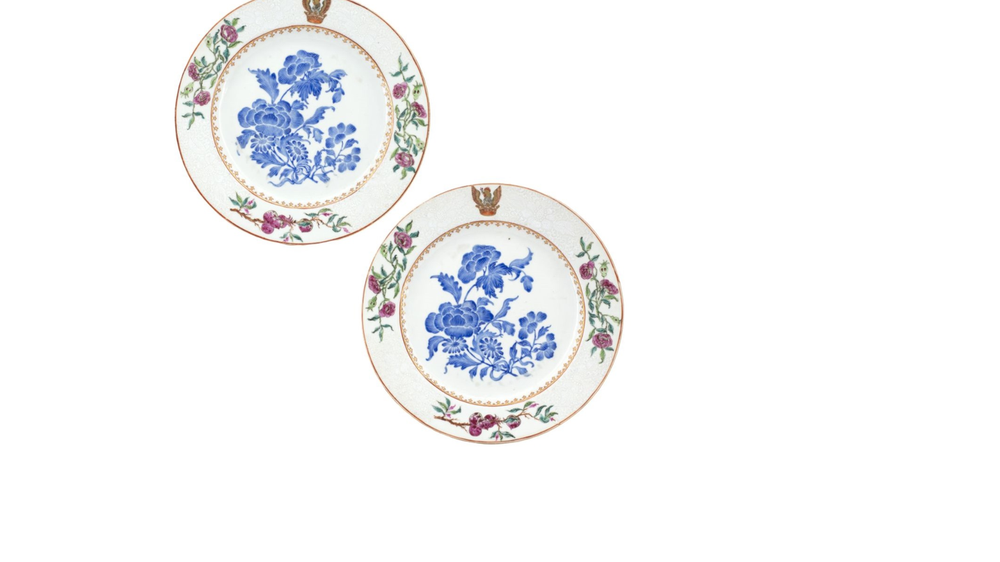 W923 Pair of crested plates