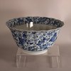 W905 Chinese blue and white bowl, Kangxi (1662-1722)