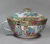 J410 Canton Rose Medallion chamber pot and cover, c1840