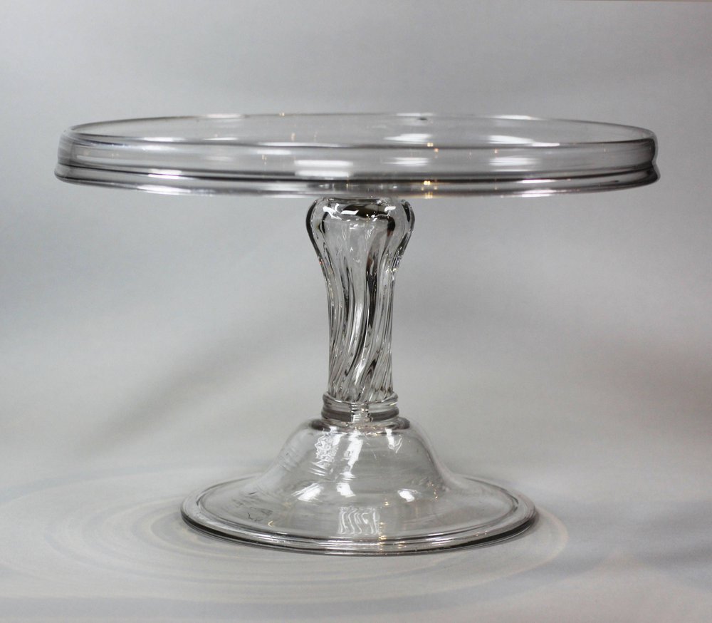 L925 Glass tazza, 18th century, diameter: 9 1/2in., 24.3cm