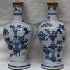 LZ1 A pair of Chinese blue and white Kangxi vases (1662-1722)