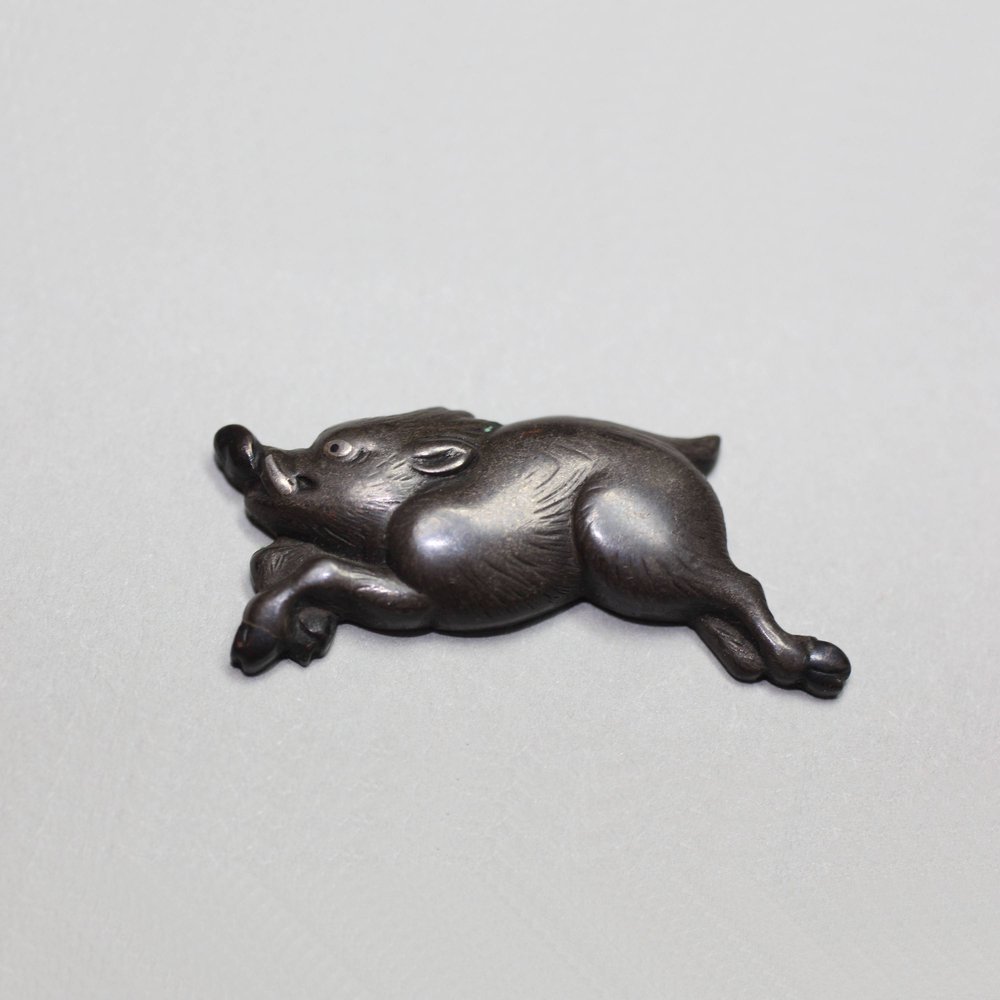 N740 Japanese bronze menuki, in the form of a running pig