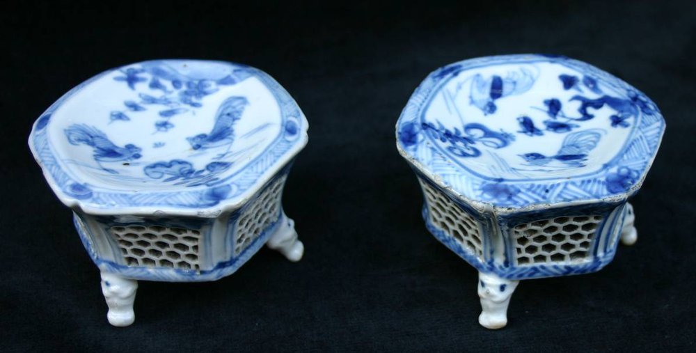 N937 Pair of blue and white hexagonal footed salts, 18th century