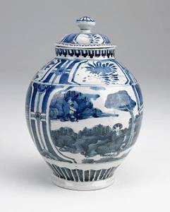 P173 Japanese Arita blue and white vase and cover, circa 1680