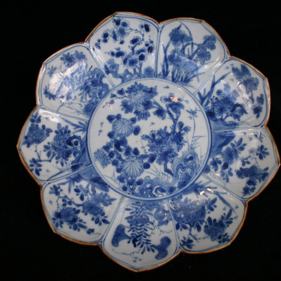 P253 Blue and white dish of petal form, Kangxi (1662-1722)
