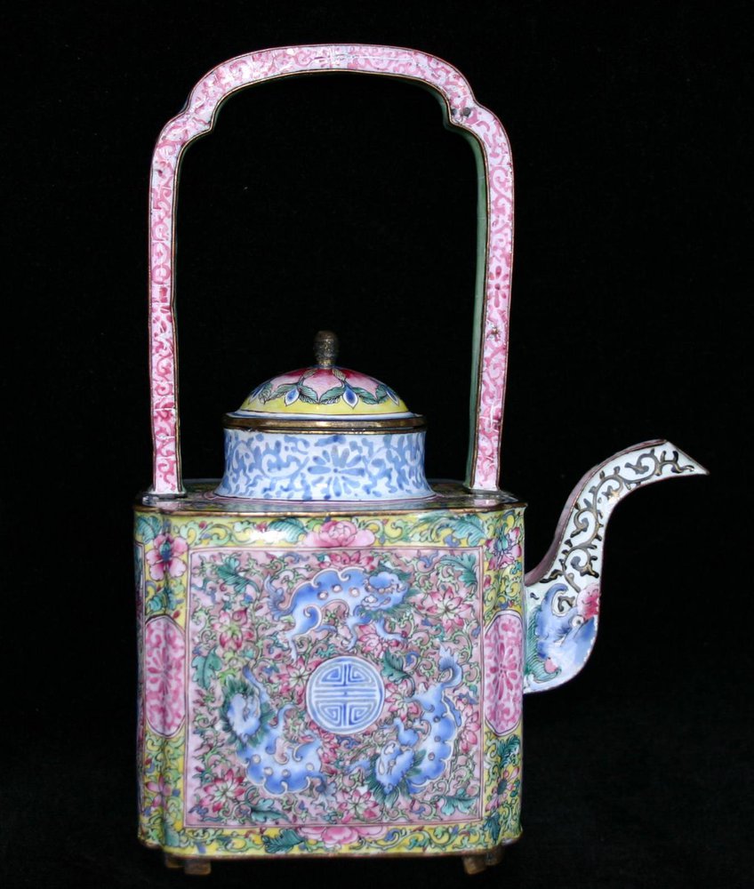 P727 Famille rose Canton enamel square ewer and cover