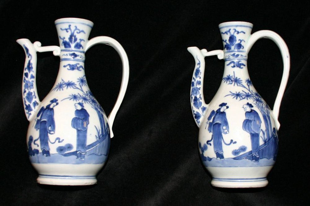 P745 A pair of Japanese porcelain Arita ewers, circa 1700