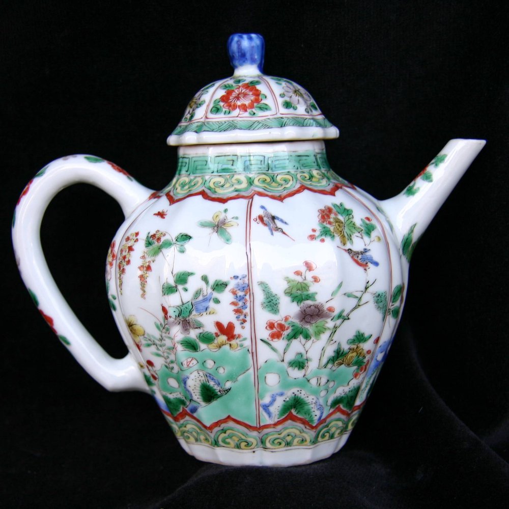 Q556 Famille verte teapot, Kangxi (1662-1722)