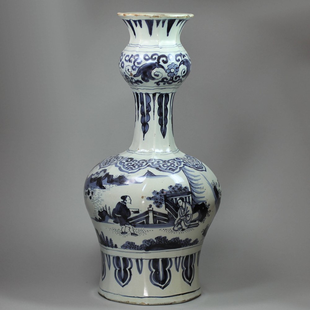 Q639 Dutch Delft blue and white onion-necked vase, 18th century