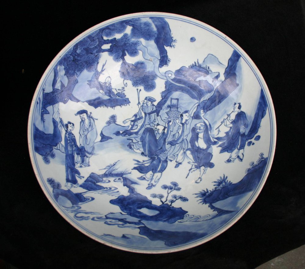 Q693 Fine Chinese underglaze blue charger, Chongzhen (1628-1643)