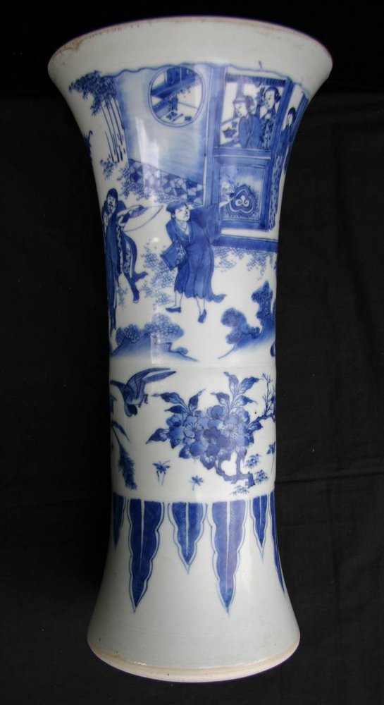 Q805 Good Transitional beaker vase with flared rim