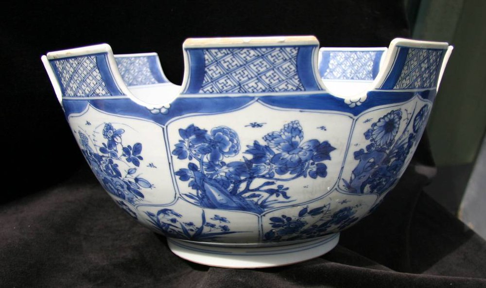 Q839 Blue and white monteith, Kangxi (1662-1722)