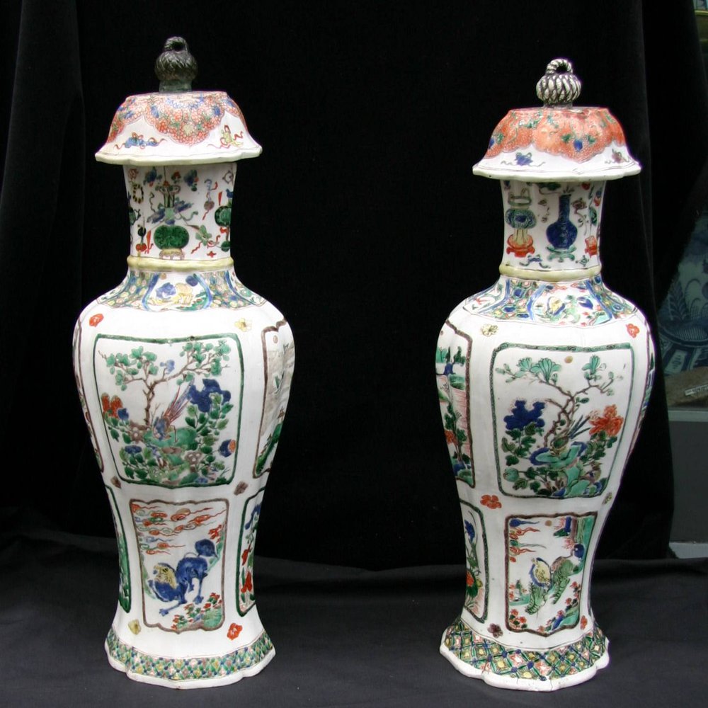 Q860 Pair of very large famille-verte multi-faceted vases Kangxi(1662-1722)