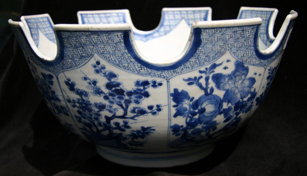 Q879 Blue and white monteith, Kangxi (1662-1722)