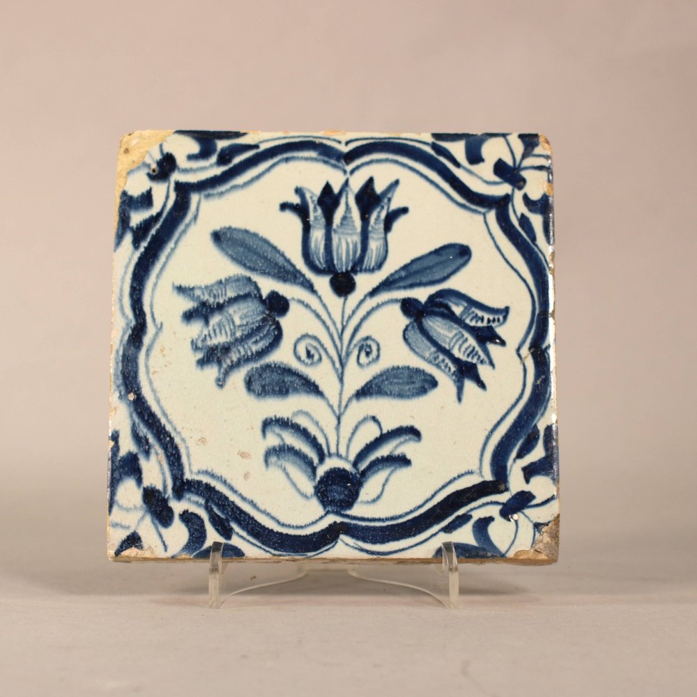 R648 Dutch Delft  blue and white 'drie tulip' tile, circa 1640
