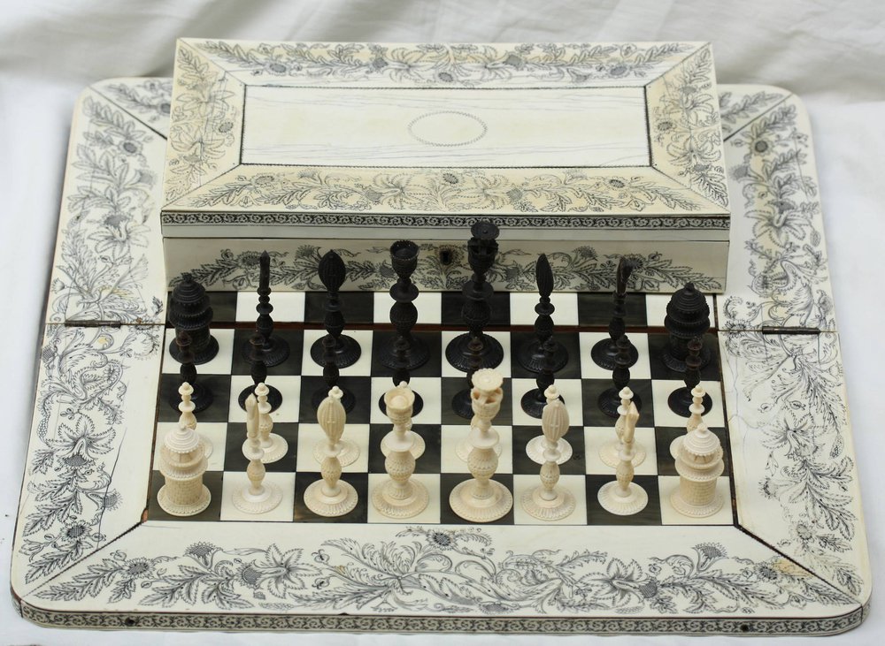 R882 Anglo-Indian ivory, horn and sandalwood chess set