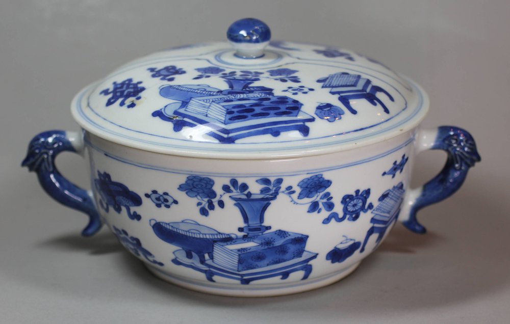 R97 Blue and white bowl and cover, Kangxi (1662-1722)