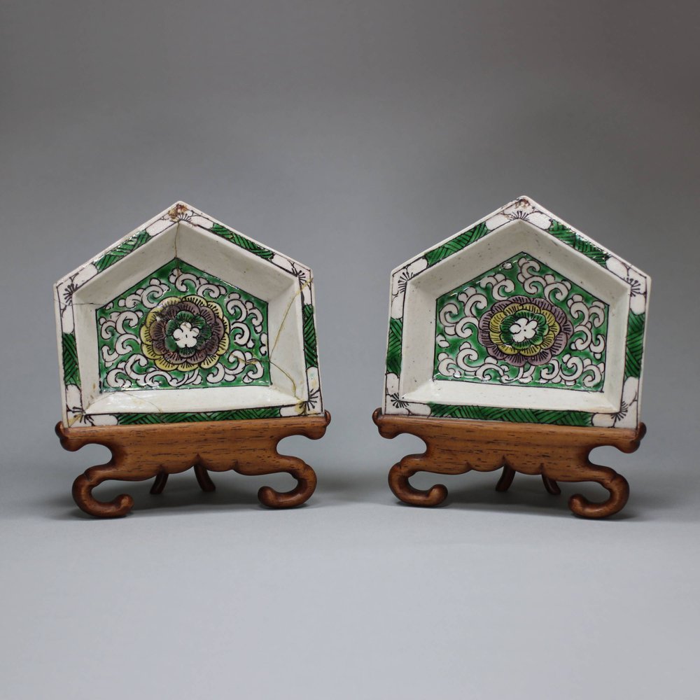 U183 Pair of famille verte biscuit hors d'oeuvre dishes