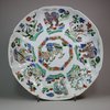 U377 Famille verte octagonal moulded plate, Kangxi (1662-1722)