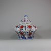 U453 Imari octagonal teapot and cover, mid-18th century