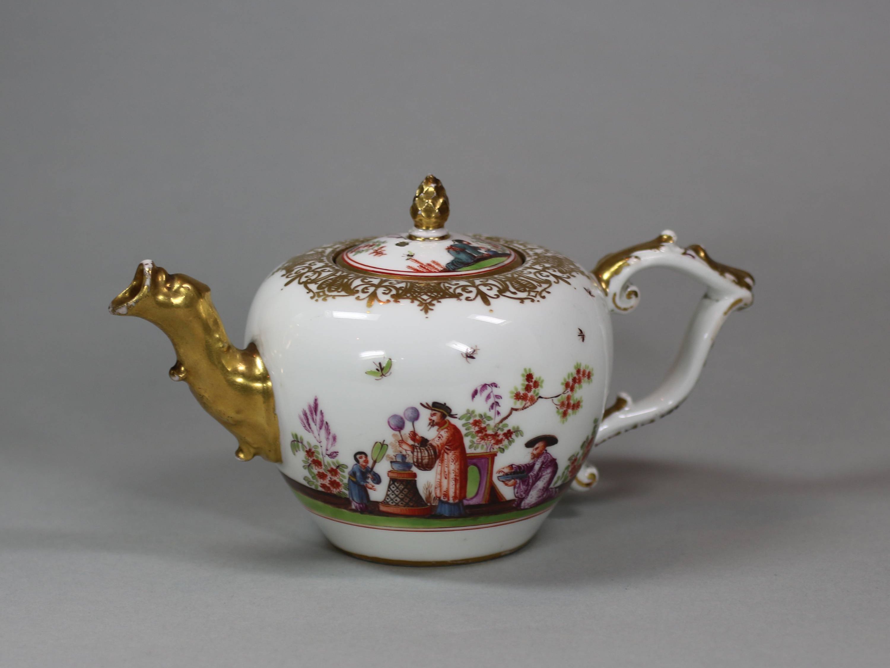 Meissen Chinoiserie Teapot and Cover, Circa 1735