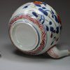 U56 Japanese imari teapot and cover, Edo period (1603-1868)
