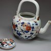 U56 Japanese imari teapot and cover, Edo period (1603-1868)