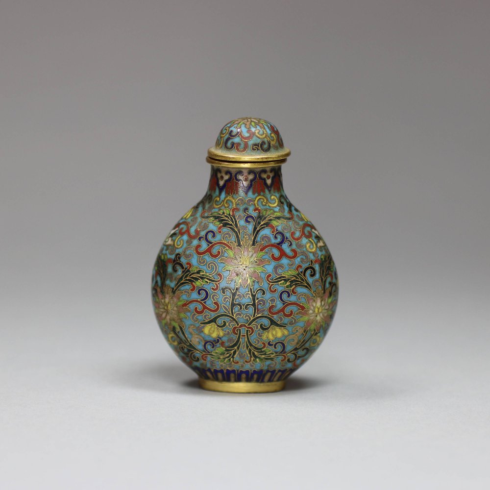 U62 Cloisonné snuff bottle and cover, 19th century