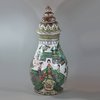 U725 Famille verte wall urn and cover, Kangxi (1662-1722)