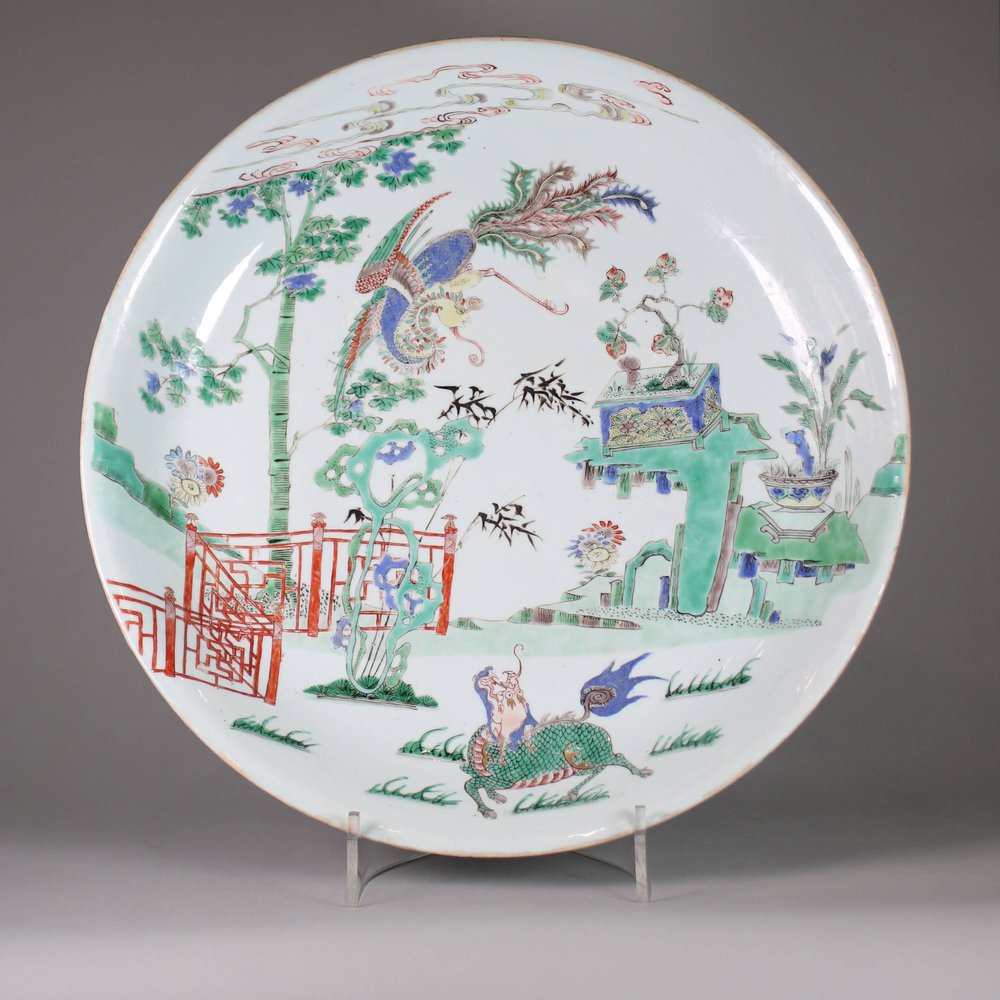 U992 Famille verte dish, early Kangxi (1662-1722)