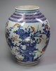 V620 Japanese kakiemon vase, circa 1700     SOLD
