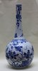 V639 Fine Chinese blue and white bottle vase, Kangxi (1662-1722)