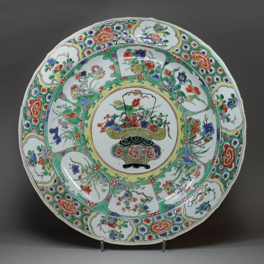 V790 Famille-verte charger, Kangxi (1668-1722)
