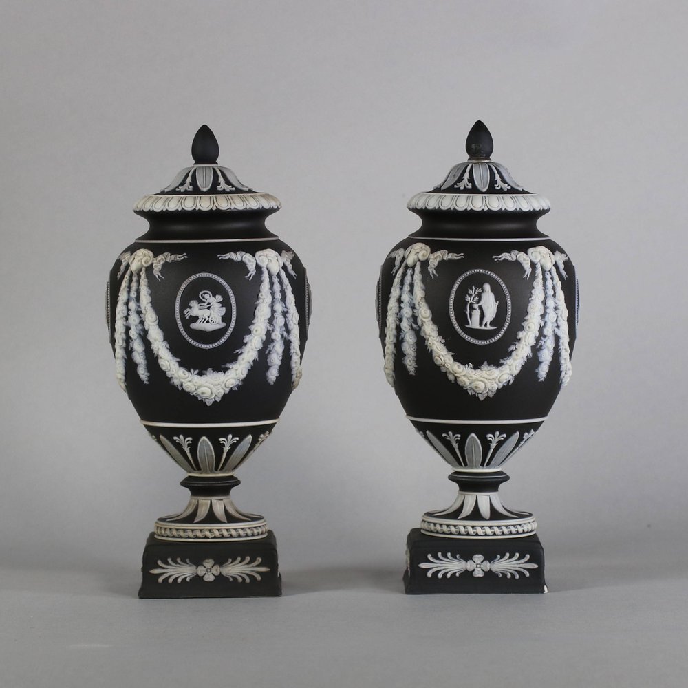 W368 Pair of Wedgwood vases