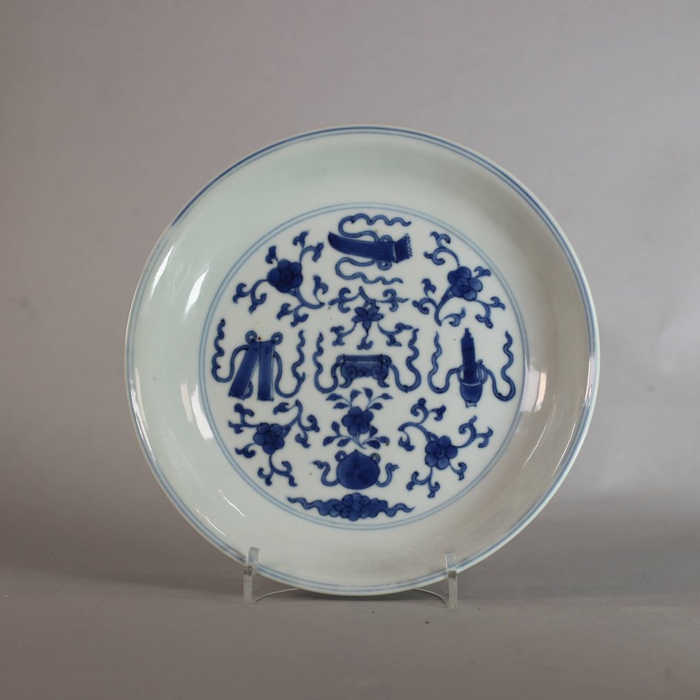 W452A Pair of Chinese blue and white plates, Kangxi (1662-1722)