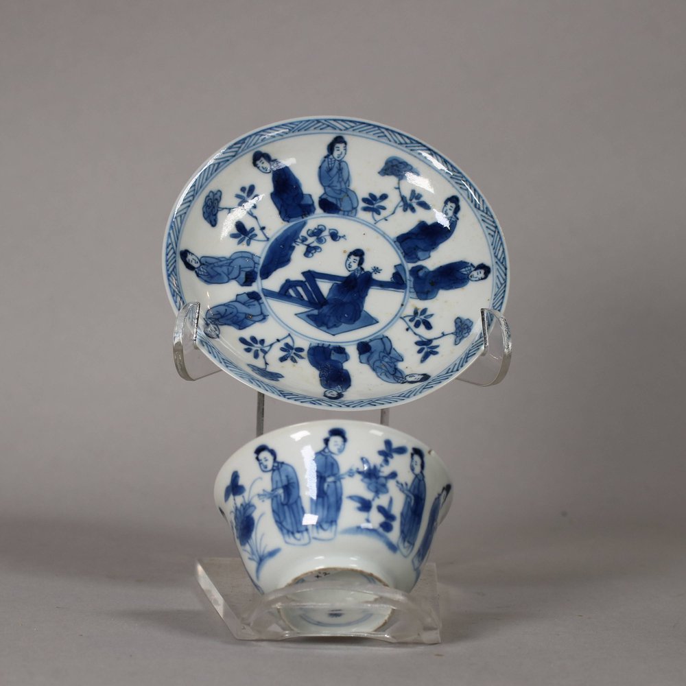 W467 Chinese blue and white teabowl and saucer, Kangxi (1662-1722)