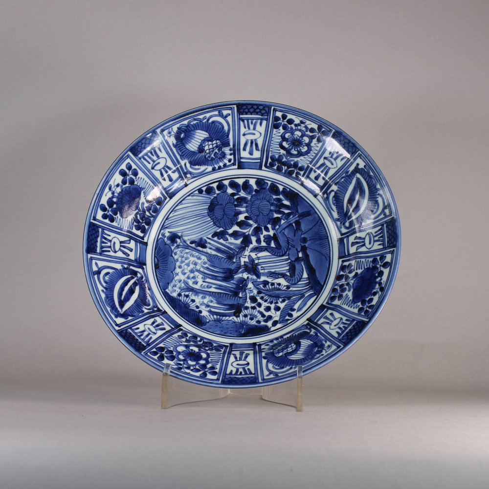 W522 Japanese Arita blue and white kraak-style plate, c.1700