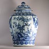 JB66 Chinese massive blue and white baluster jar with cover, Kangxi (1662-1722)