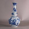 W677 Chinese double gourd vase, Kangxi (1662-1722)