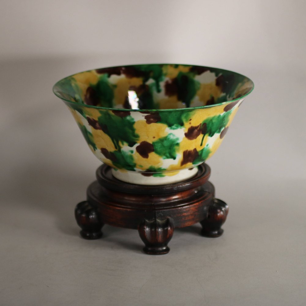 W802 Brinjal bowl with wooden stand, Kangxi (1662-1722)