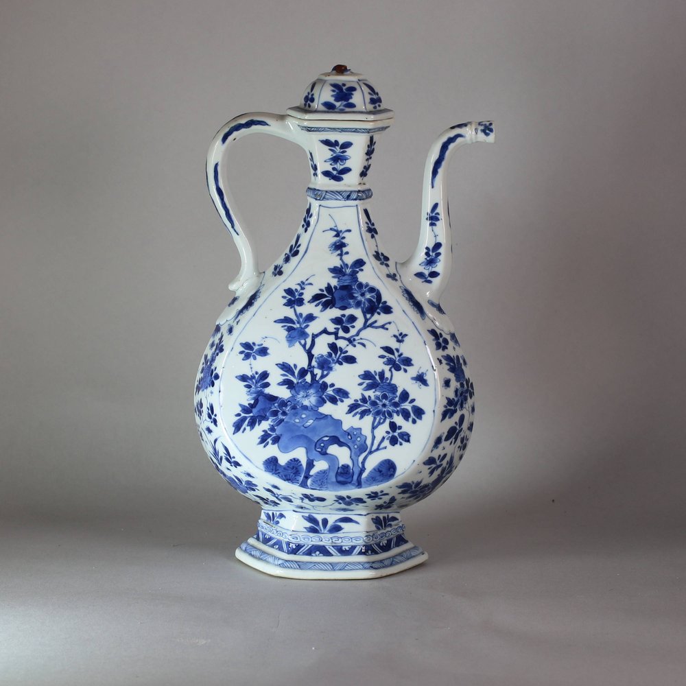 W929 A blue and white ewer for the Islamic market, Kangxi (1662-1722)