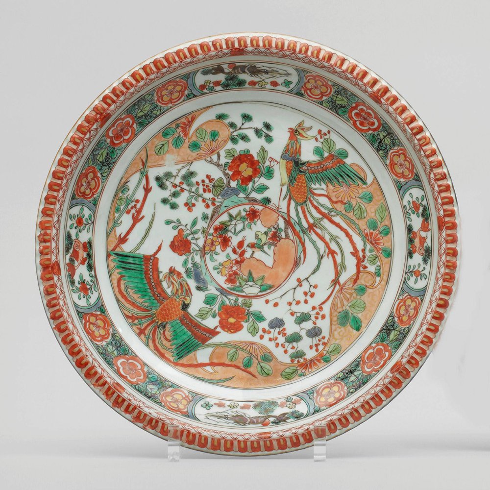 X179 Famille verte piecrust dish Kangxi (1662-1722)