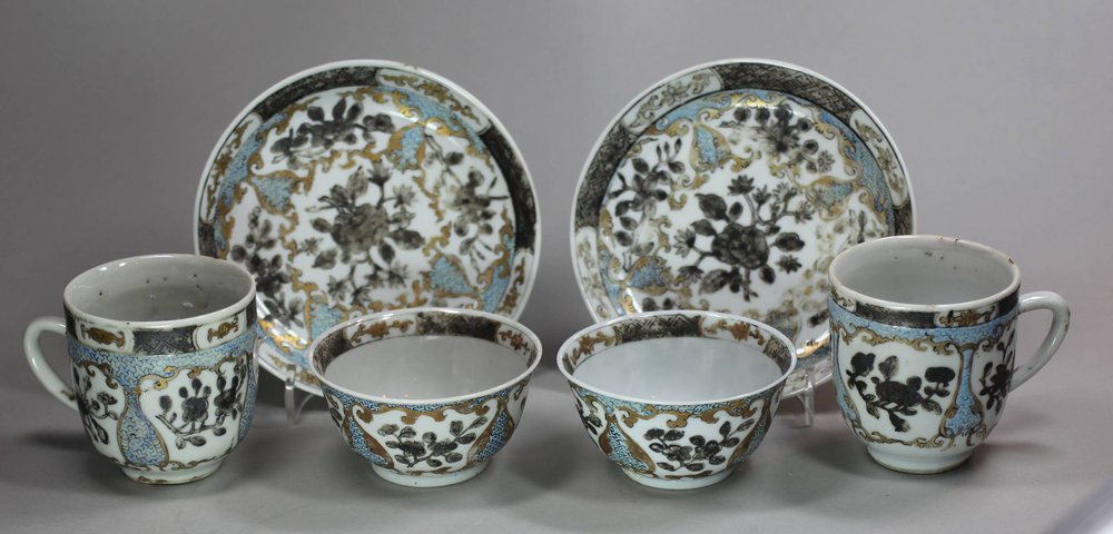 X472 Pair of Chinese teabowls, teacups and saucers
