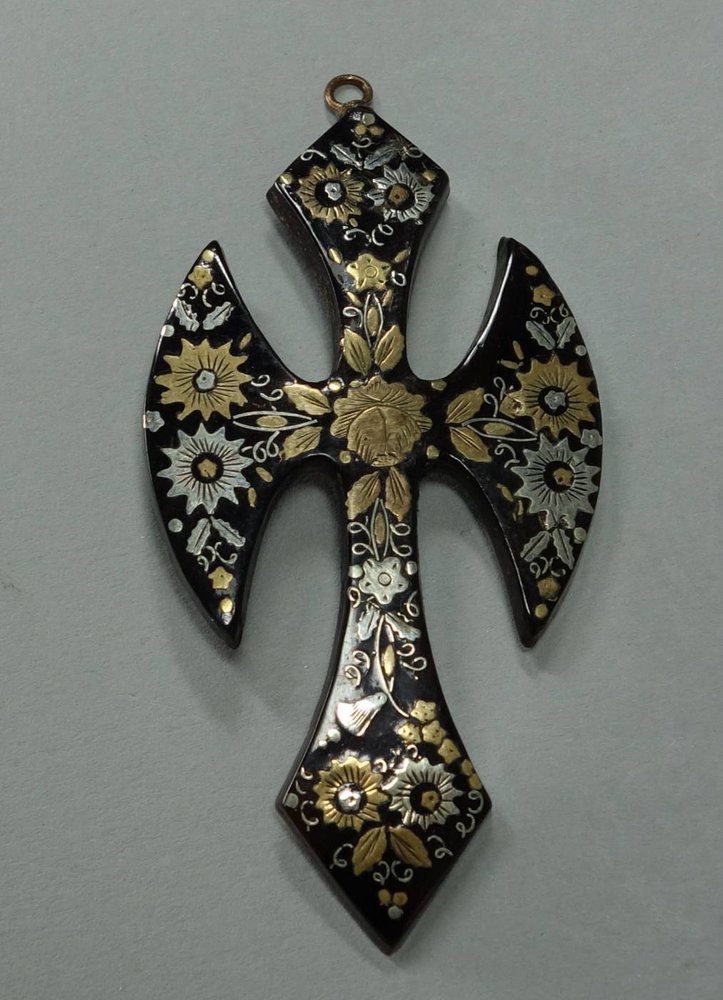 X699m Victorian gold and tortoiseshell pique cross pendant