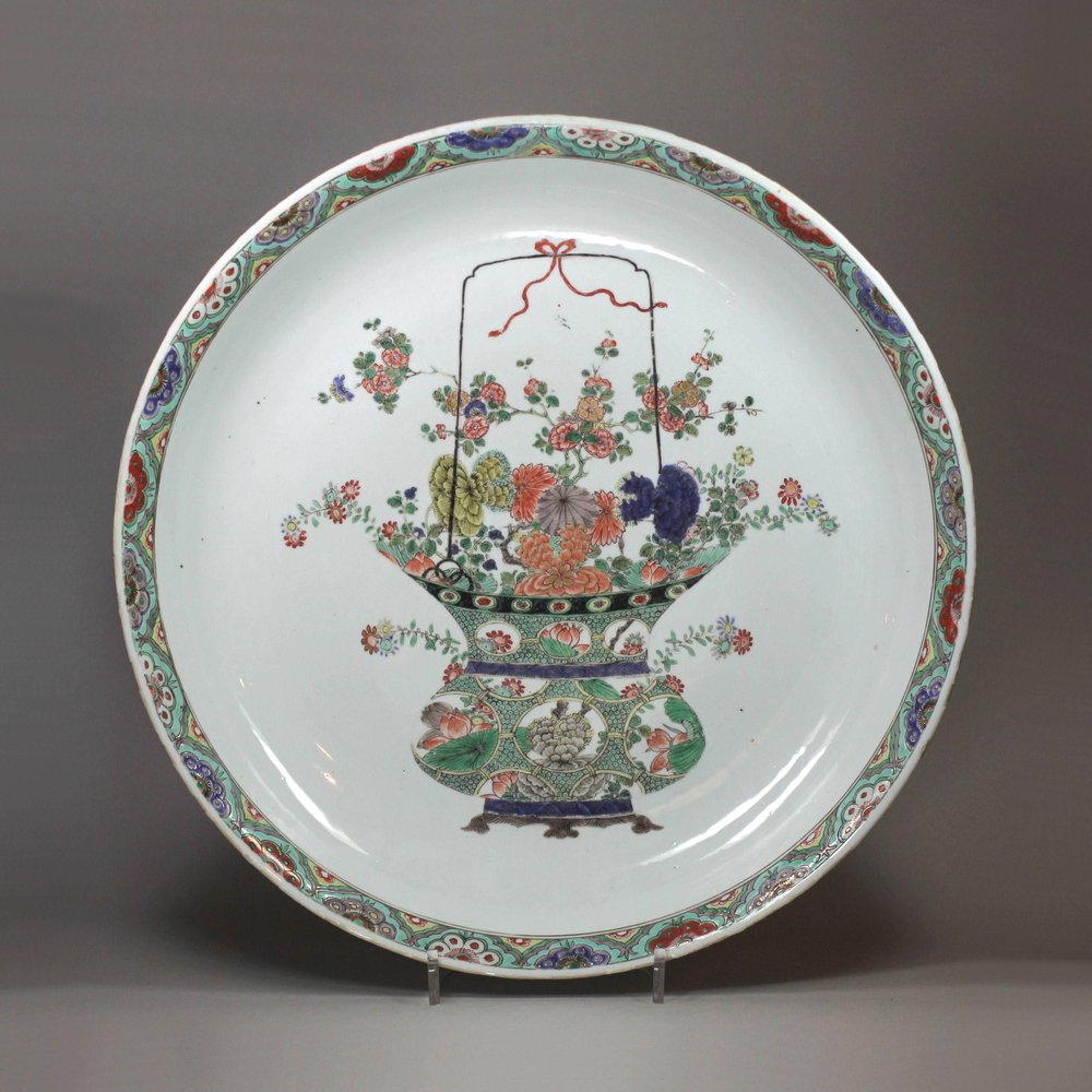 X771 Famille verte charger, Kangxi (1662-1722)
