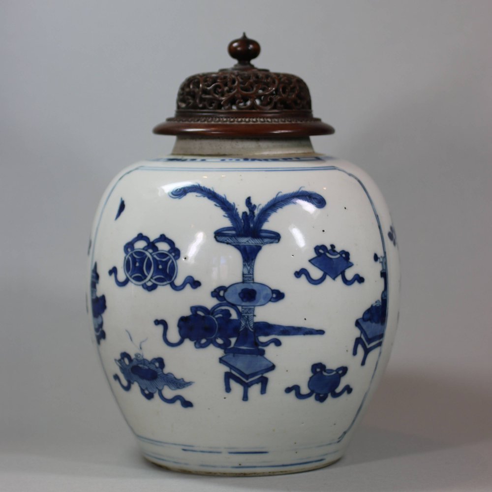 X970 Blue and white ginger jar with pierced wooden cover